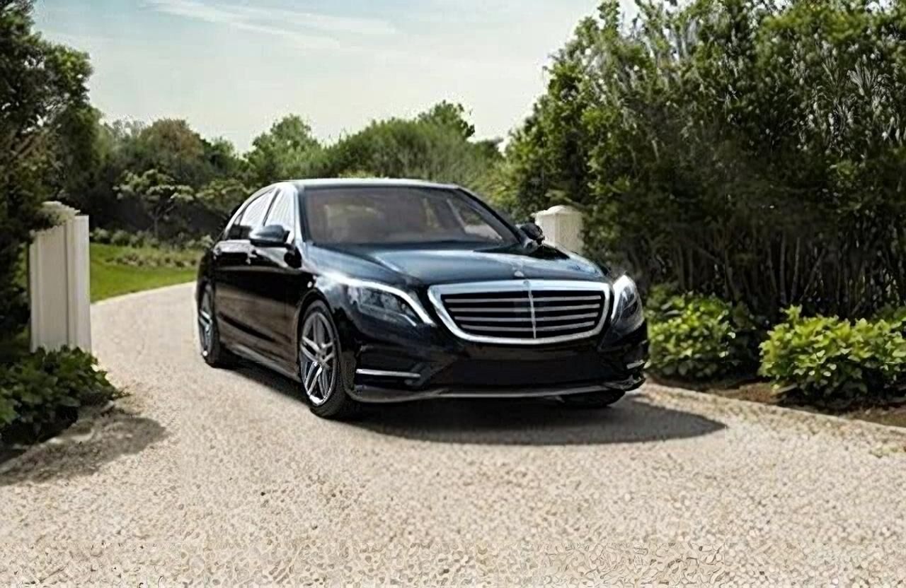 Elegant Mercedes Benz S Class wedding car hire in Melbourne, perfect for a classic and sophisticated wedding.